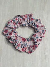 Load image into Gallery viewer, Flower Patch Scrunchie