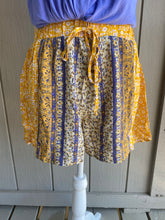 Load image into Gallery viewer, Floral Shorts- Yellow
